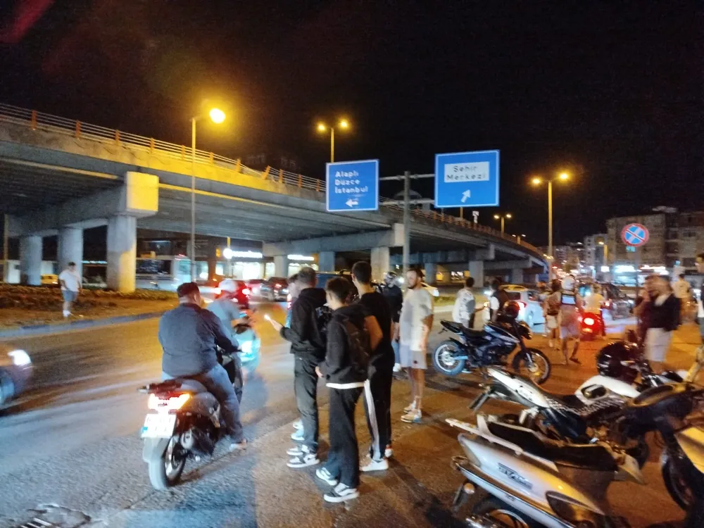 Tır’dan Yola Akan Yağ, Kazaya Davetiye Çıkardı